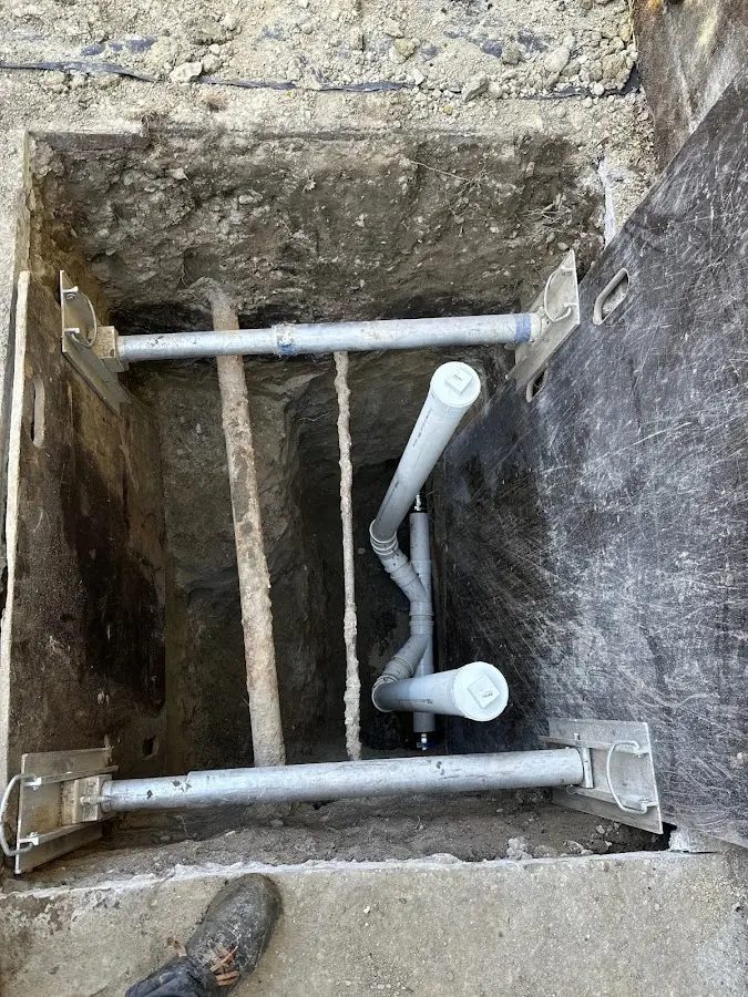 Experienced plumber completing Faucet Repair work in Hawaiian Ocean View